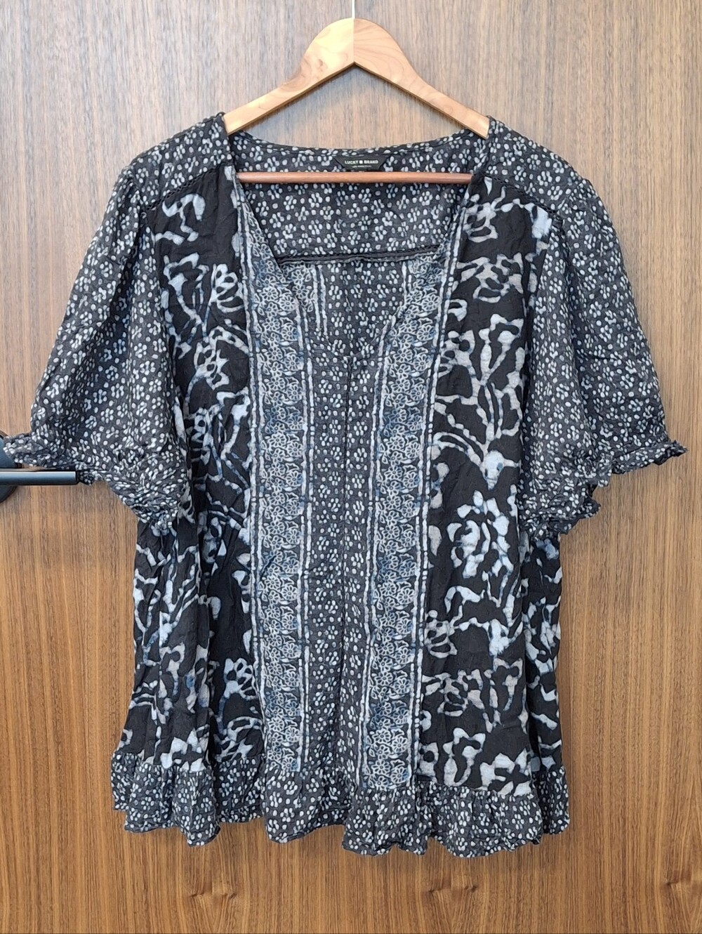 LUCKY BRAND V-neck Top SZ 3X